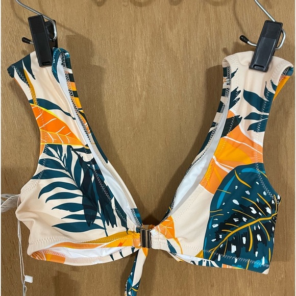 Nwt cup she bikini top - Picture 3 of 3
